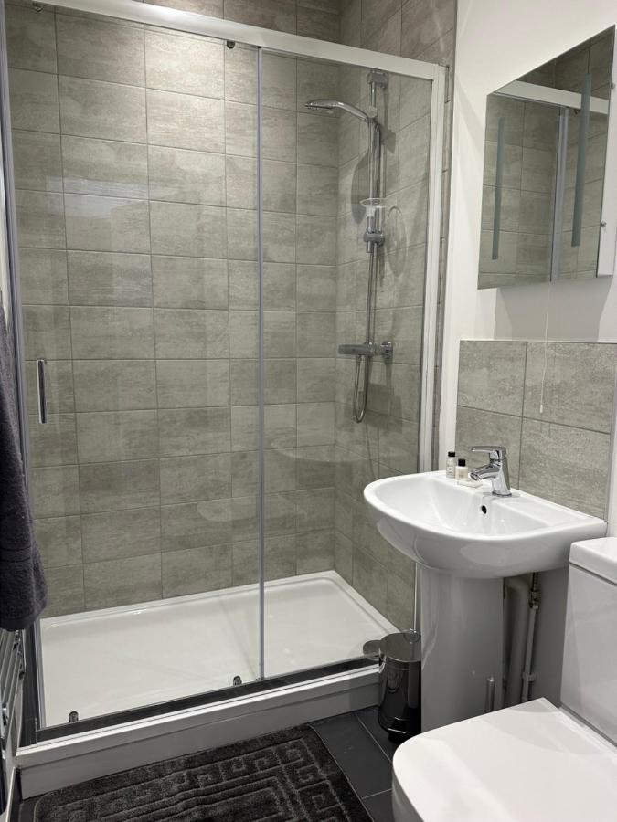 Sleek & Stylish Apartment By Dh Aparthotels Peterborough Exterior foto