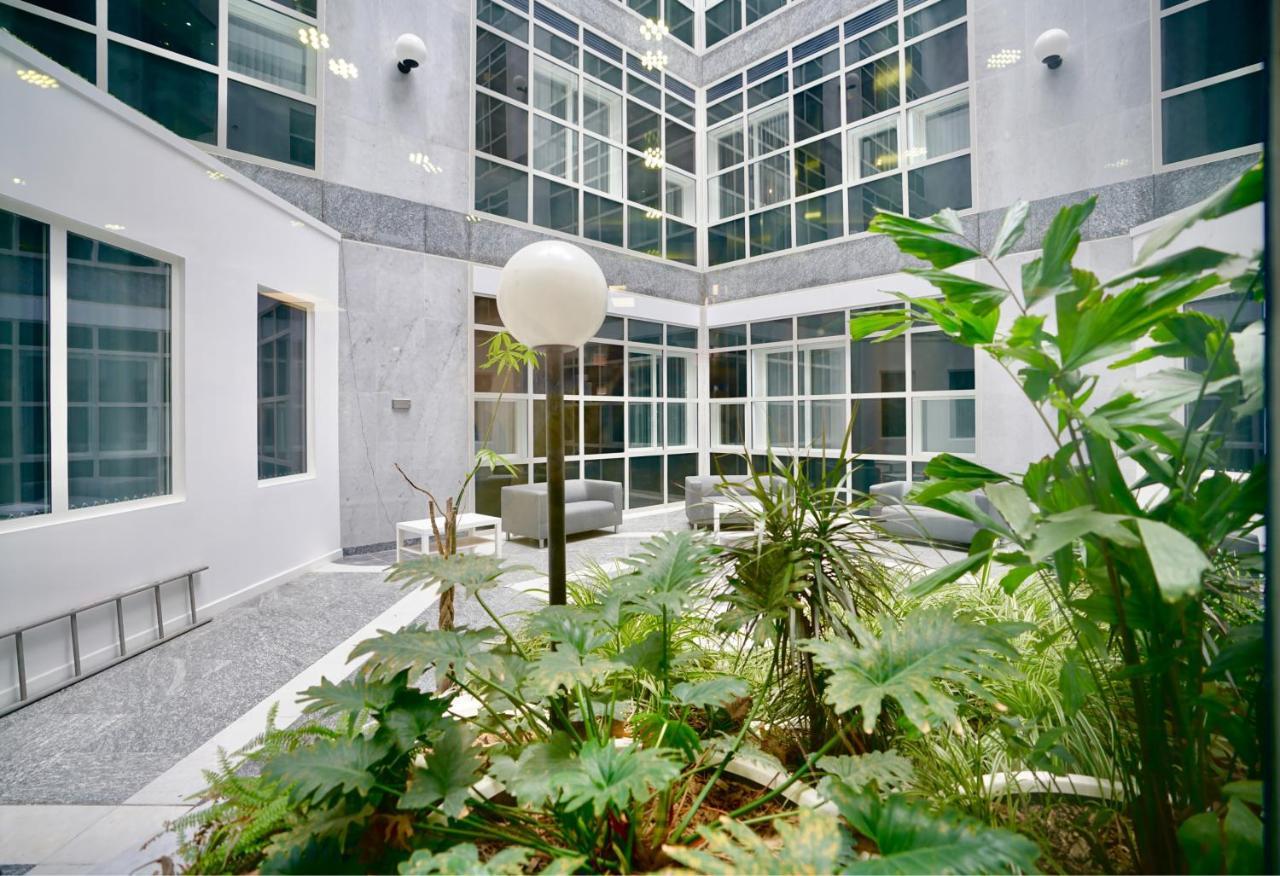 Sleek & Stylish Apartment By Dh Aparthotels Peterborough Exterior foto